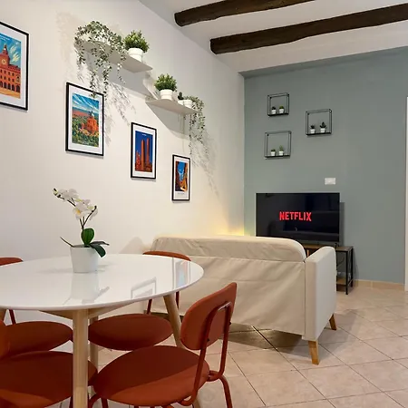 Street Angels Appartement